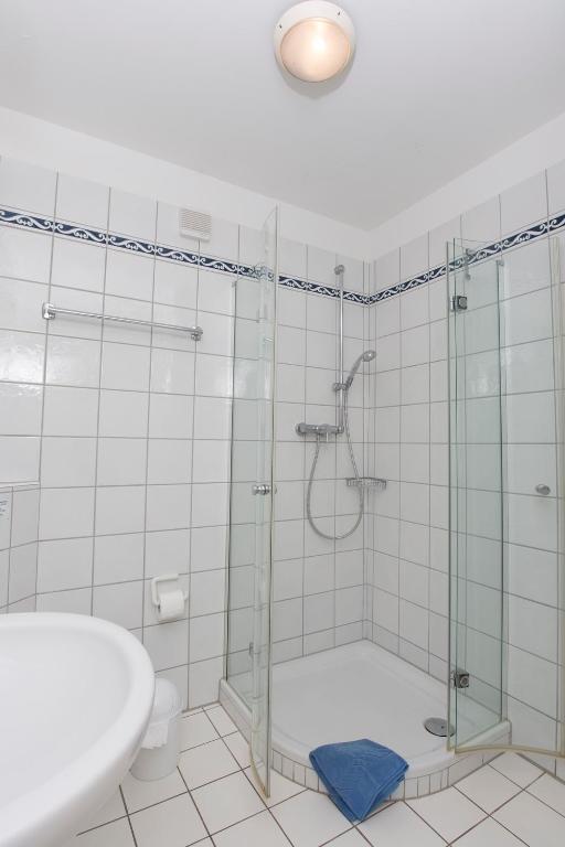 Three-Bedroom Apartment Terrace,1599658876:JPEG